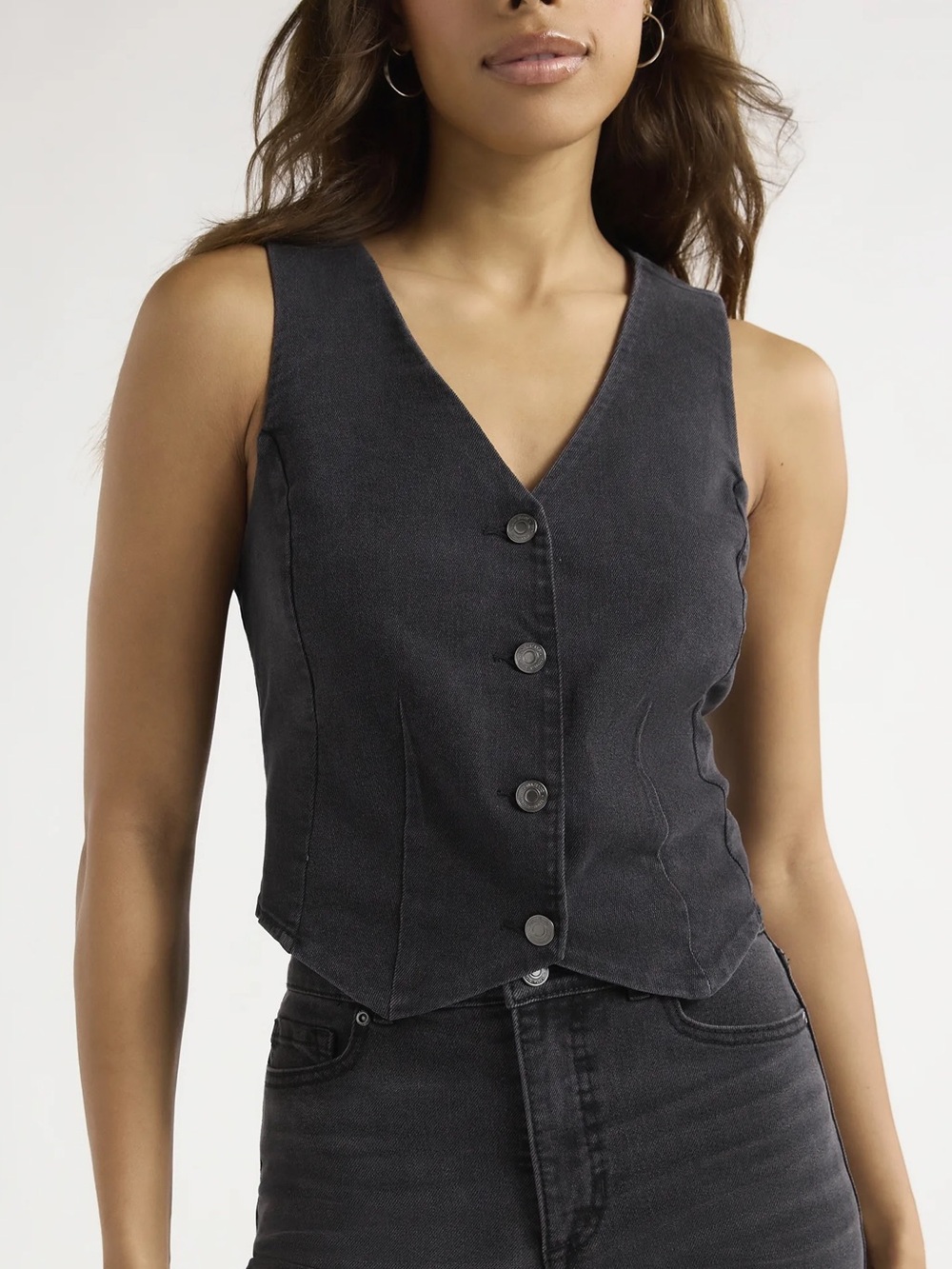 SOFÍA JEAN BY SOFIA VERGARA™ Sleeveless Button Front Denim Vest washed black